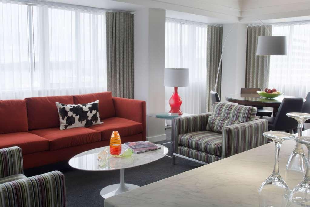 Hotel Murano Tacoma Zimmer foto A suite at the hotel